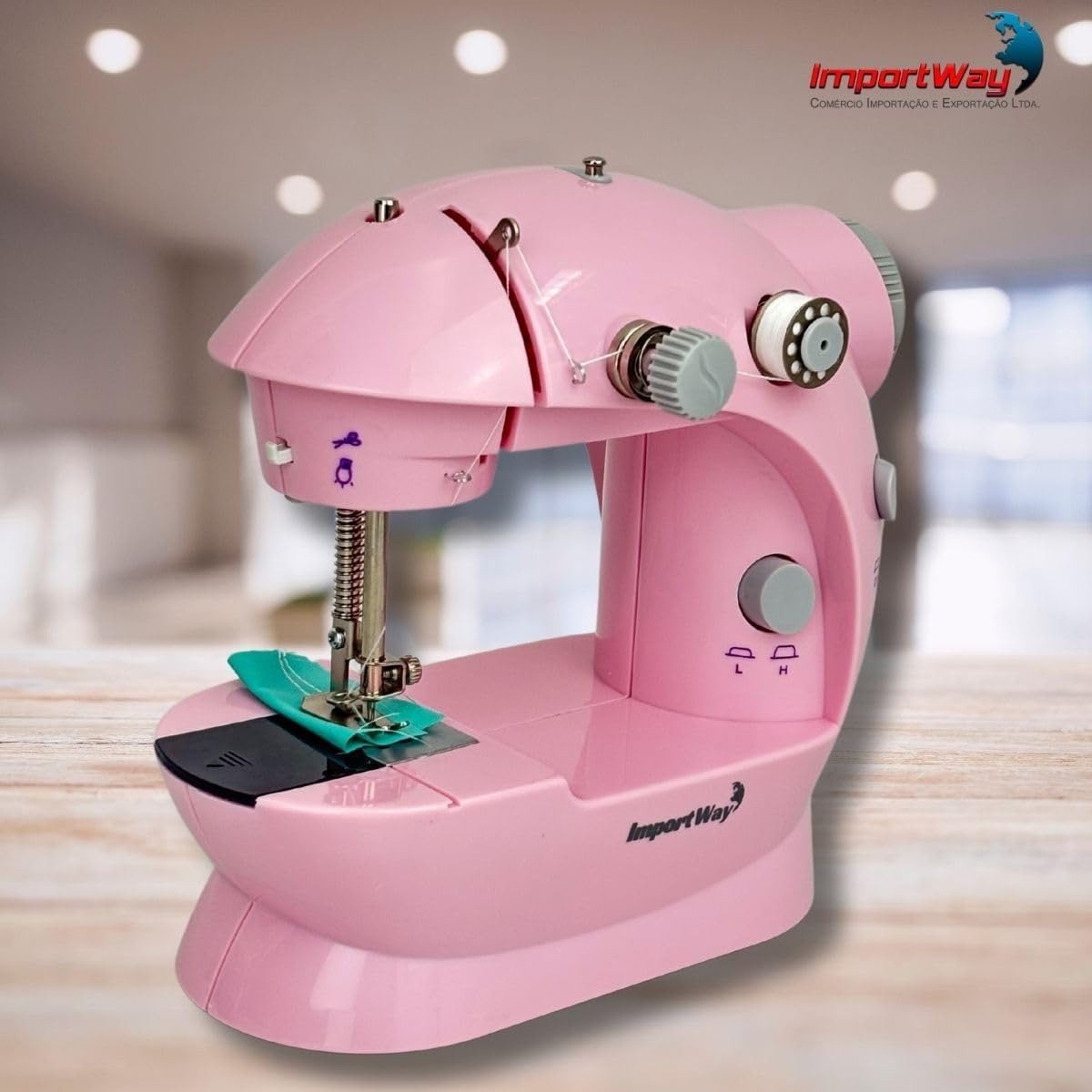 Mini Máquina De Costura Portátil Importway Bivolt 2 Velocidades